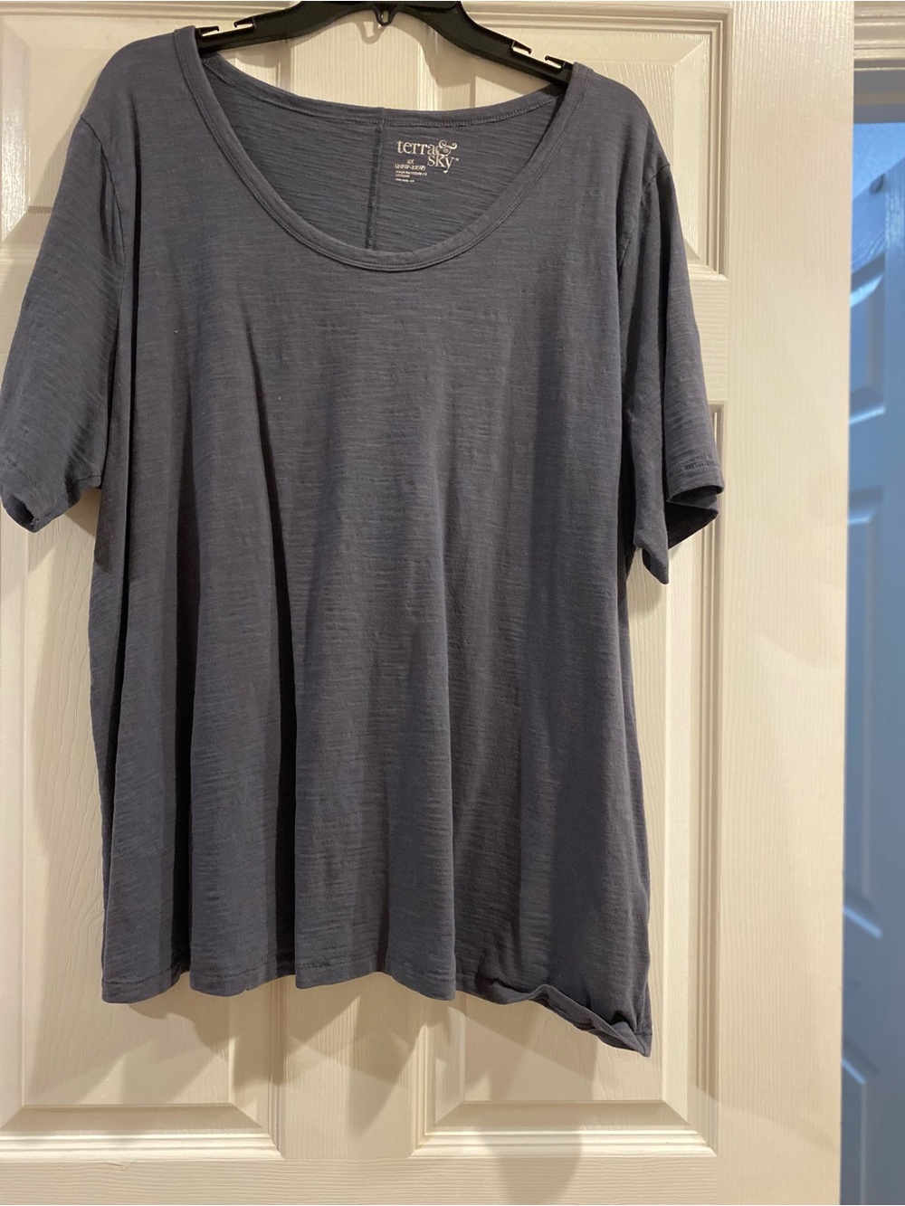 Terra & Sky Women's Slate Blue Scoop Neck Short Sleeve Top